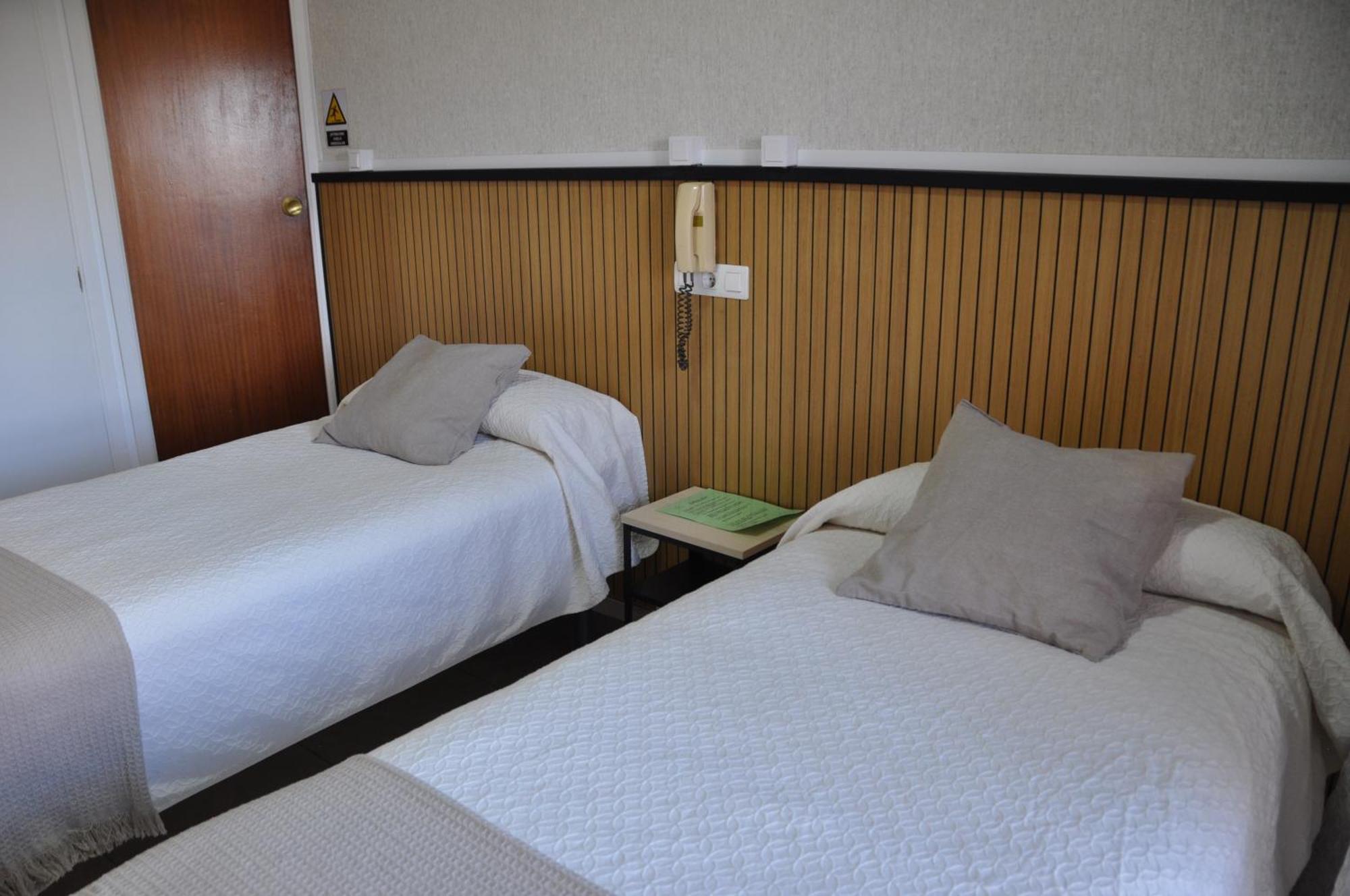 Hostal Ramon Y Cajal บายาโดลิด ภายนอก รูปภาพ