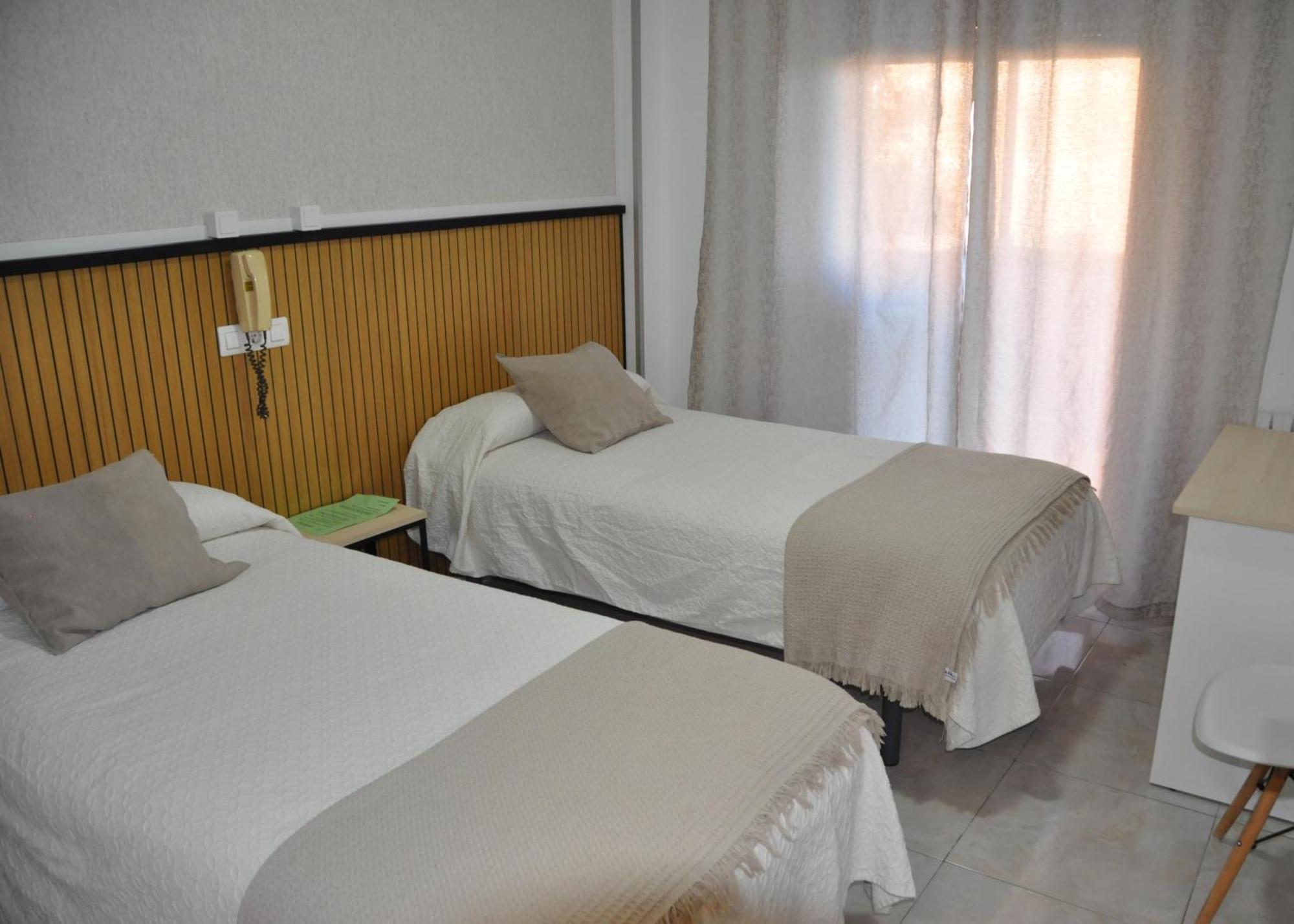Hostal Ramon Y Cajal บายาโดลิด ภายนอก รูปภาพ