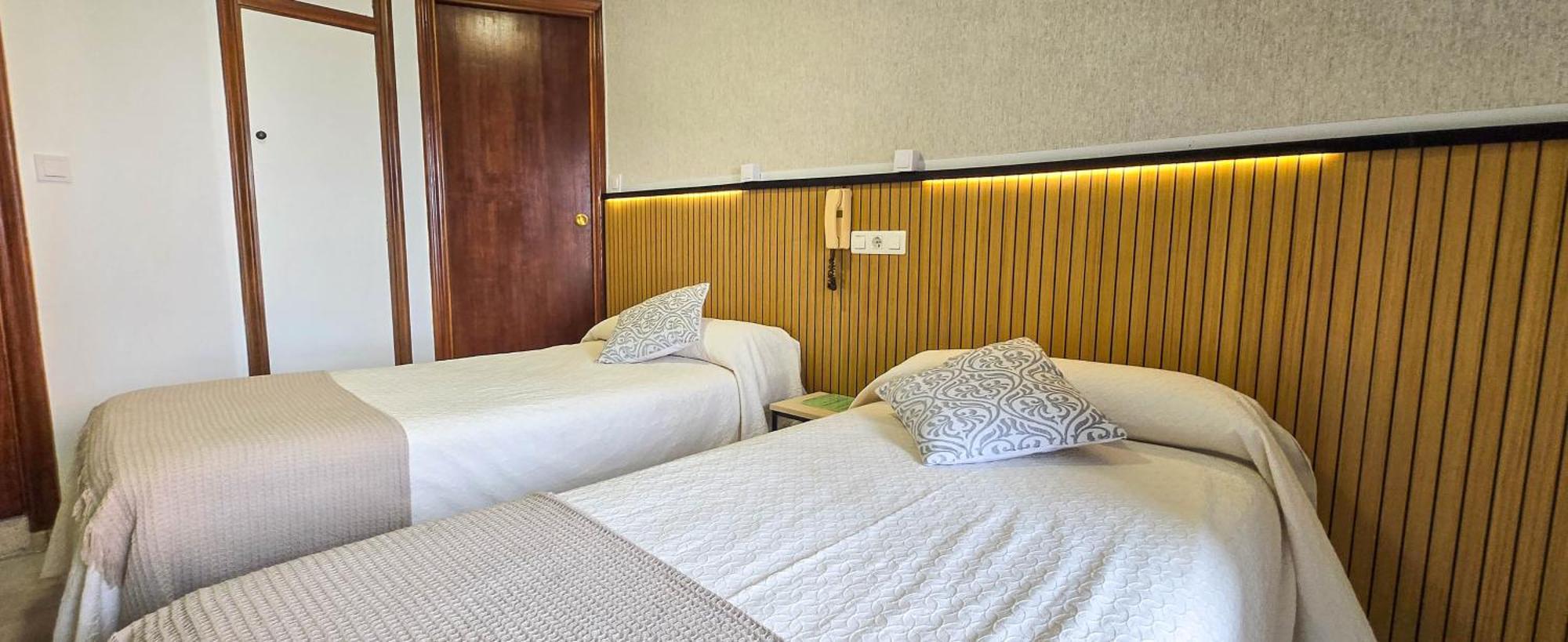 Hostal Ramon Y Cajal บายาโดลิด ภายนอก รูปภาพ