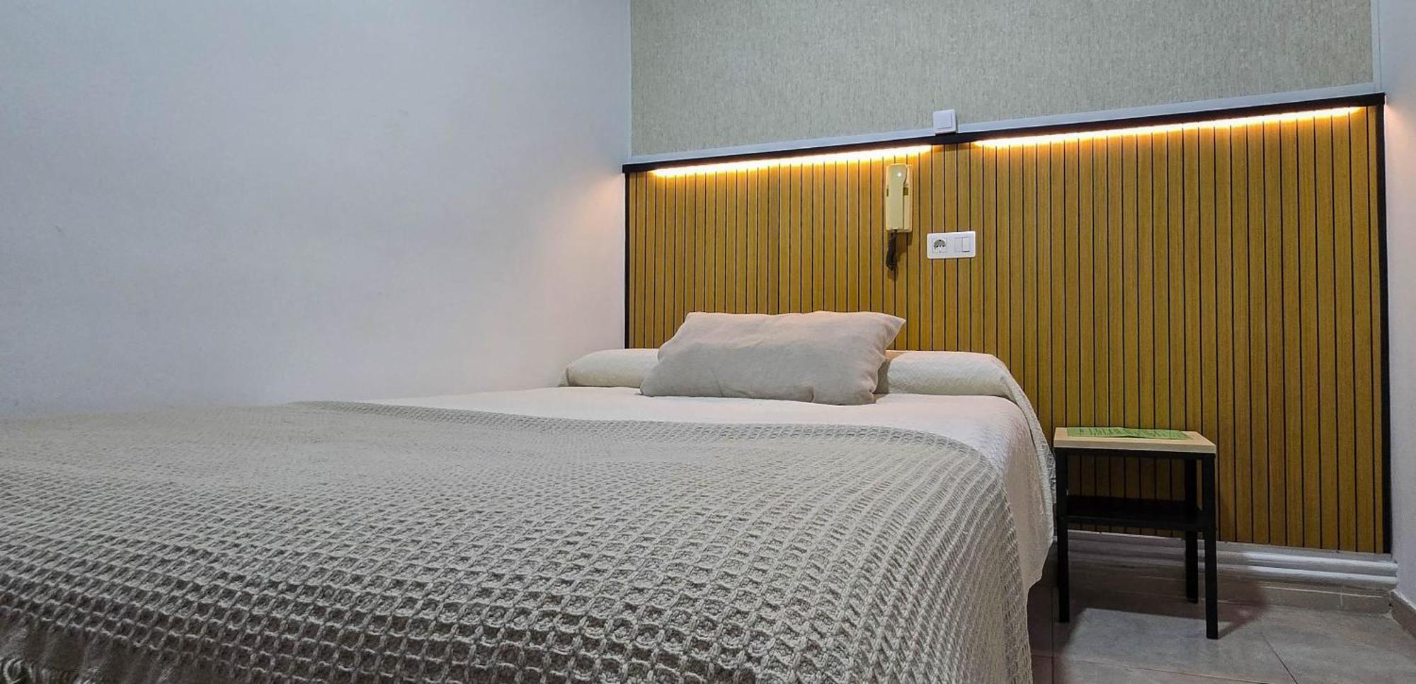 Hostal Ramon Y Cajal บายาโดลิด ภายนอก รูปภาพ