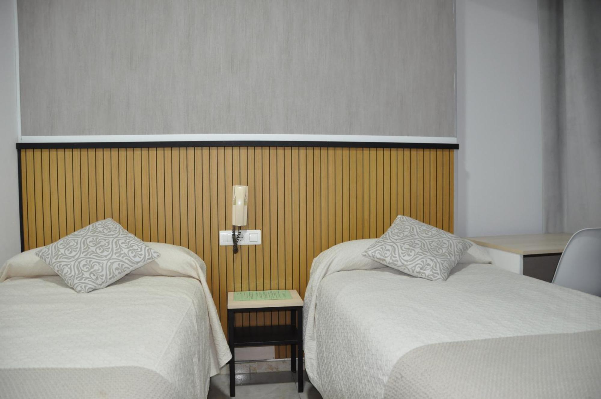 Hostal Ramon Y Cajal บายาโดลิด ภายนอก รูปภาพ
