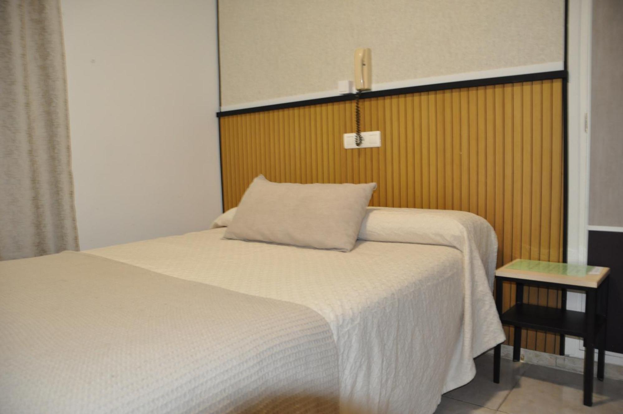 Hostal Ramon Y Cajal บายาโดลิด ภายนอก รูปภาพ