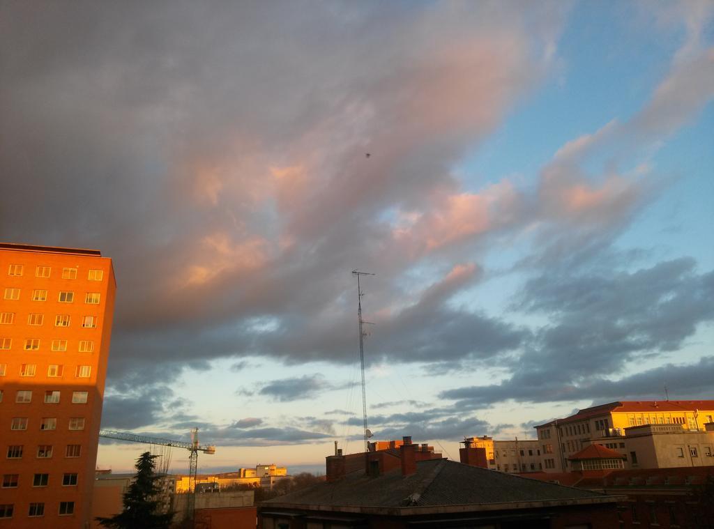 Hostal Ramon Y Cajal บายาโดลิด ภายนอก รูปภาพ